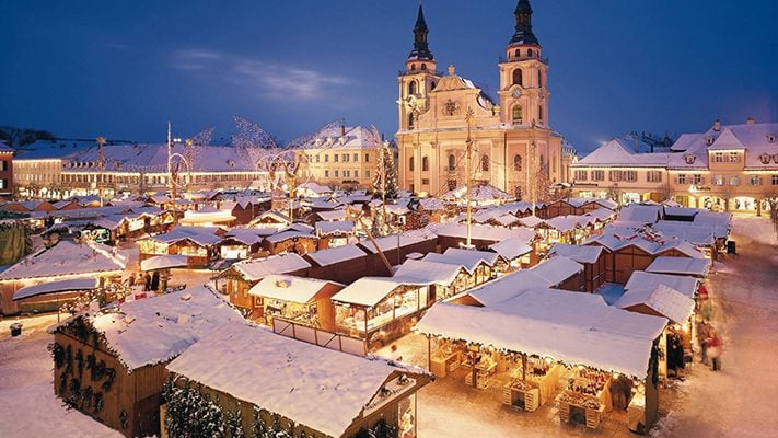 du-lịch-nước-đức-Ludwigsburg_Baroque_Christmas_Market-weihnachtsmarkt-stuttgart-711