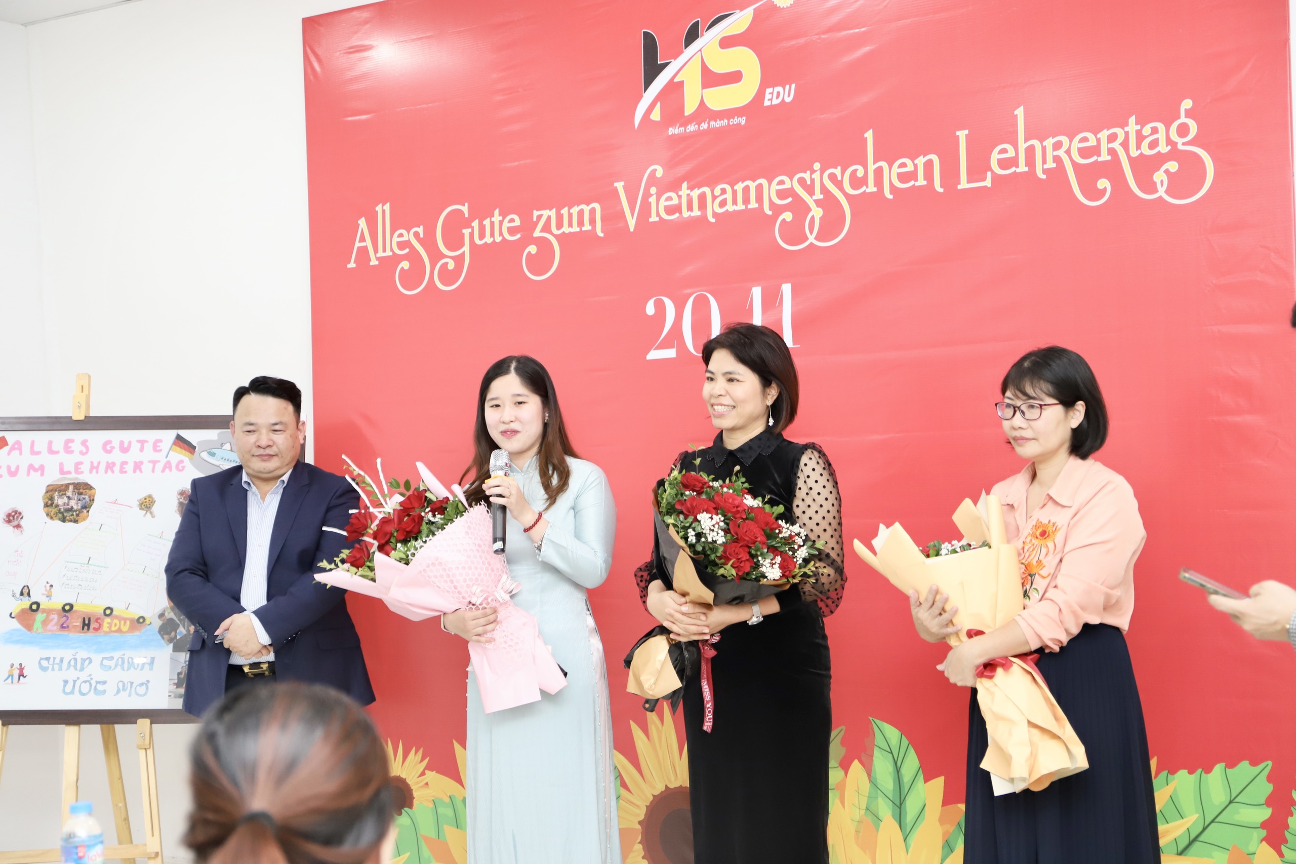 z4900914560823_7658b8f7773b6801bb916cbdb628c475-2-1