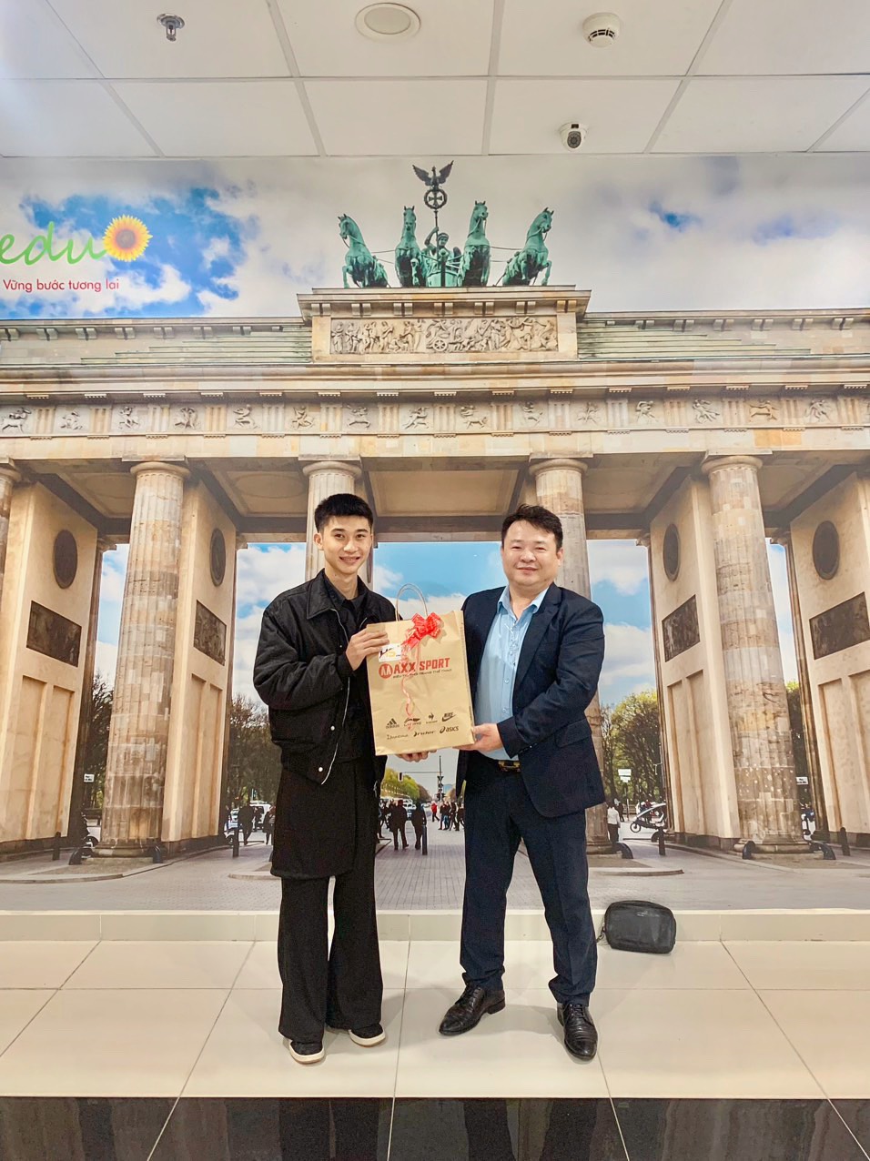 z5330253418041_369995803e259b2a01c645f51b7ea579-1