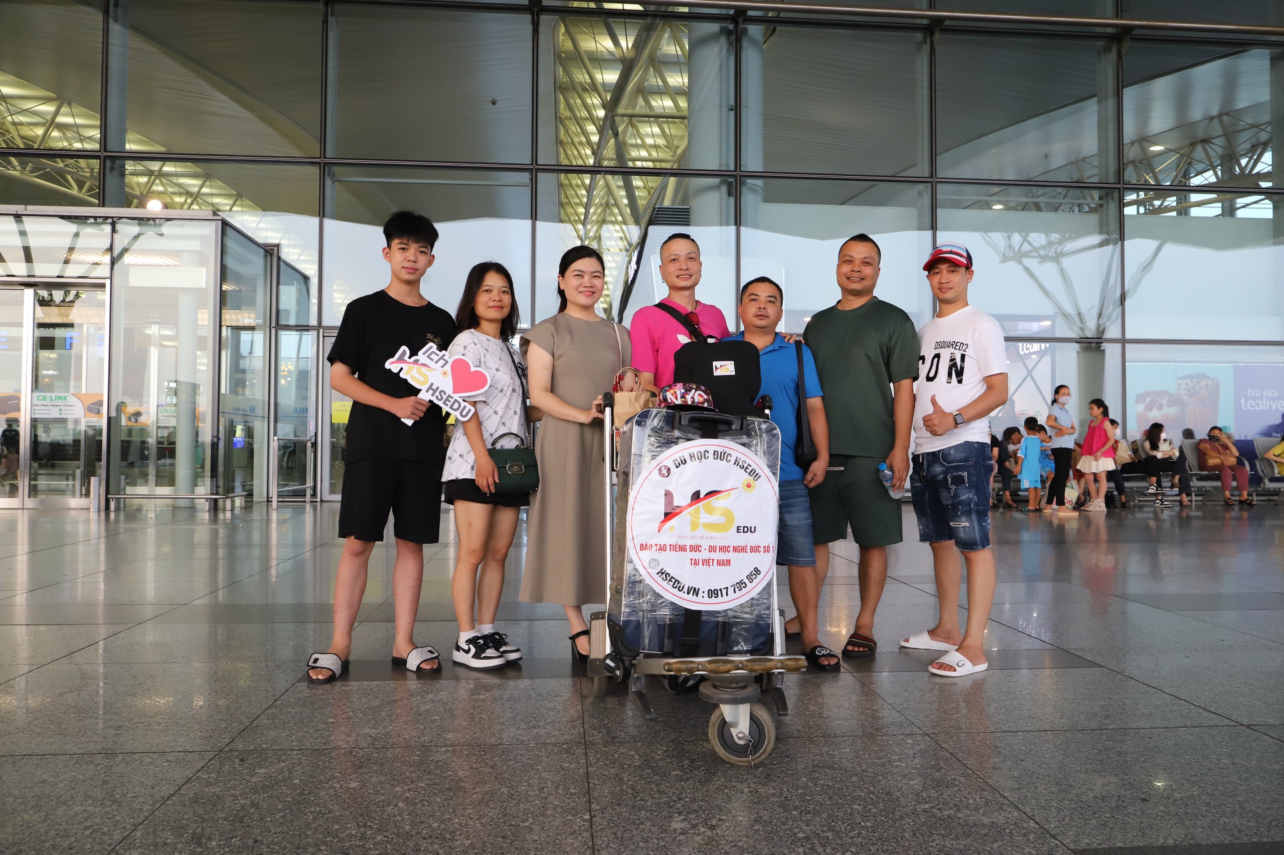 z5566898976973_b09b46e7be7242344ab02d6a857b5895-1